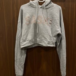 Saski size L heather grey cropped hoodie.